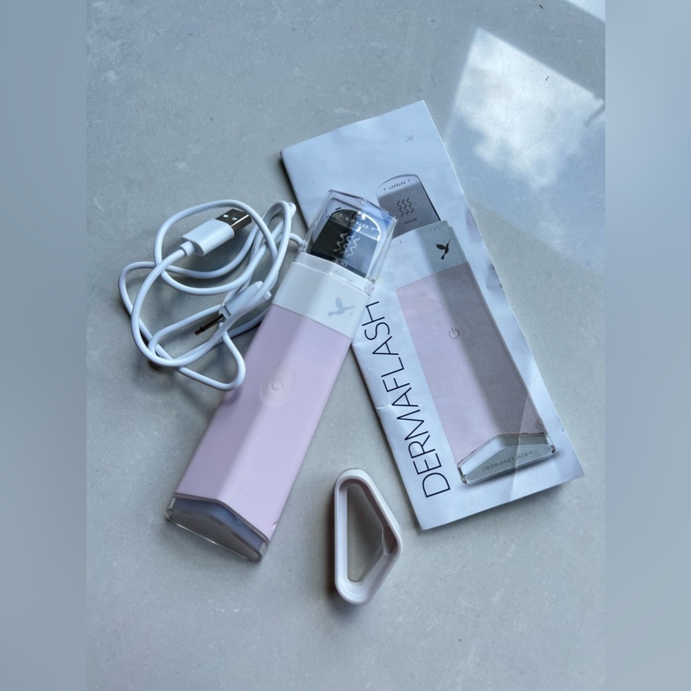 DERMAFLASH Dermapore Ultrasonic Pore Extractor & Serum Infuser - Picture 7 of 9